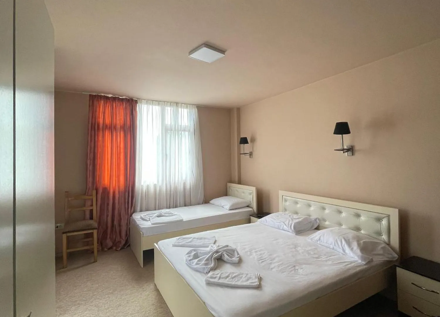 Bar Restorant Hotel Dea Tushemisht